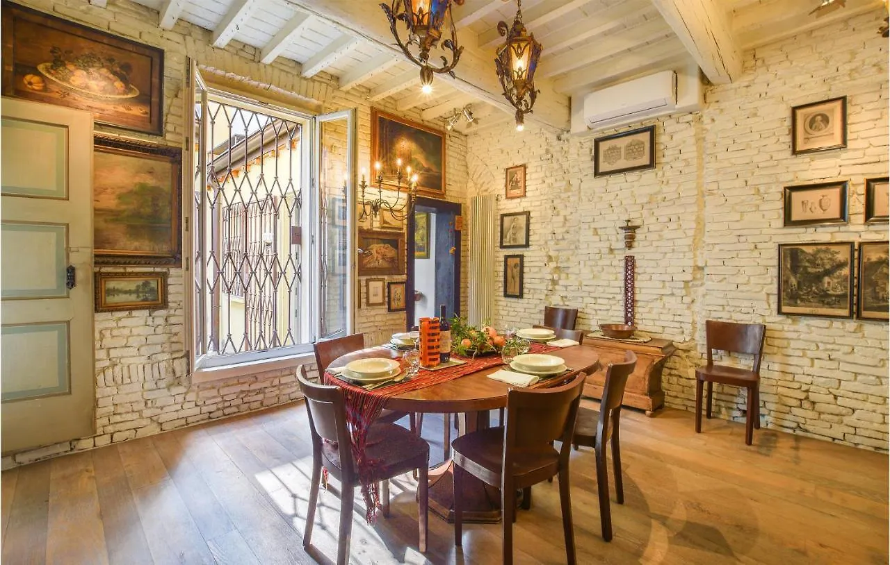 4 Bedroom Cozy Apartment In Mantova 0*,  Itálie